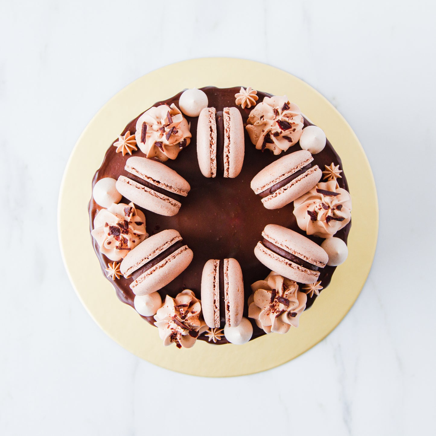 Chocolate Truffle Cake | Pre-order H-3 | 6PCS Macarons included | 16cm | Special Price Rp399.000