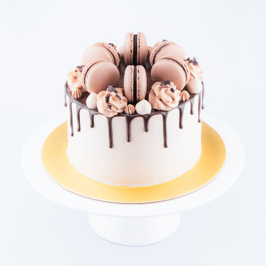 Chocolate Truffle Cake | Pre-order H-3 | 6PCS Macarons included | 16cm | Special Price Rp399.000